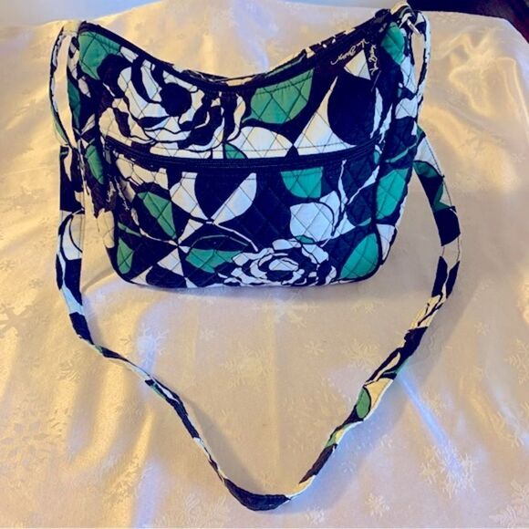 Vera Bradley Crossbody Handbag Imperial Rose Green White Black Gorgeous - Picture 1 of 6